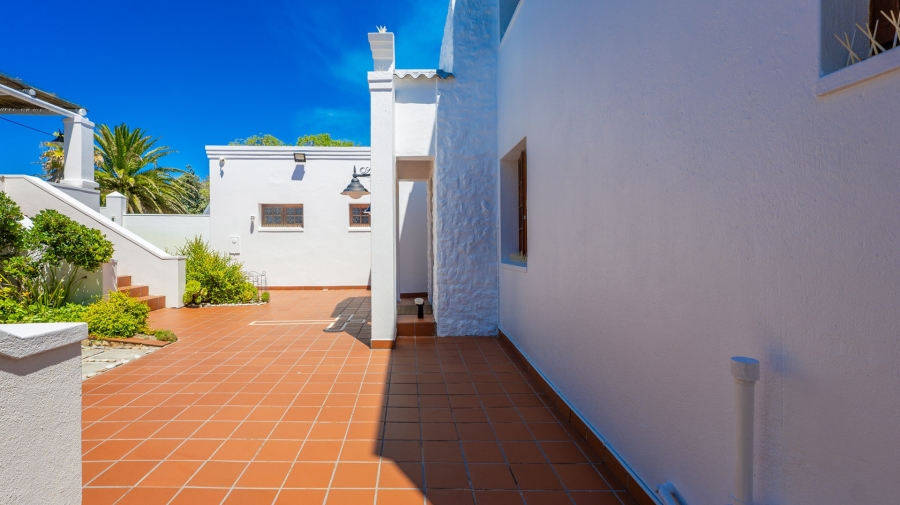 5 Bedroom Property for Sale in Arniston Western Cape